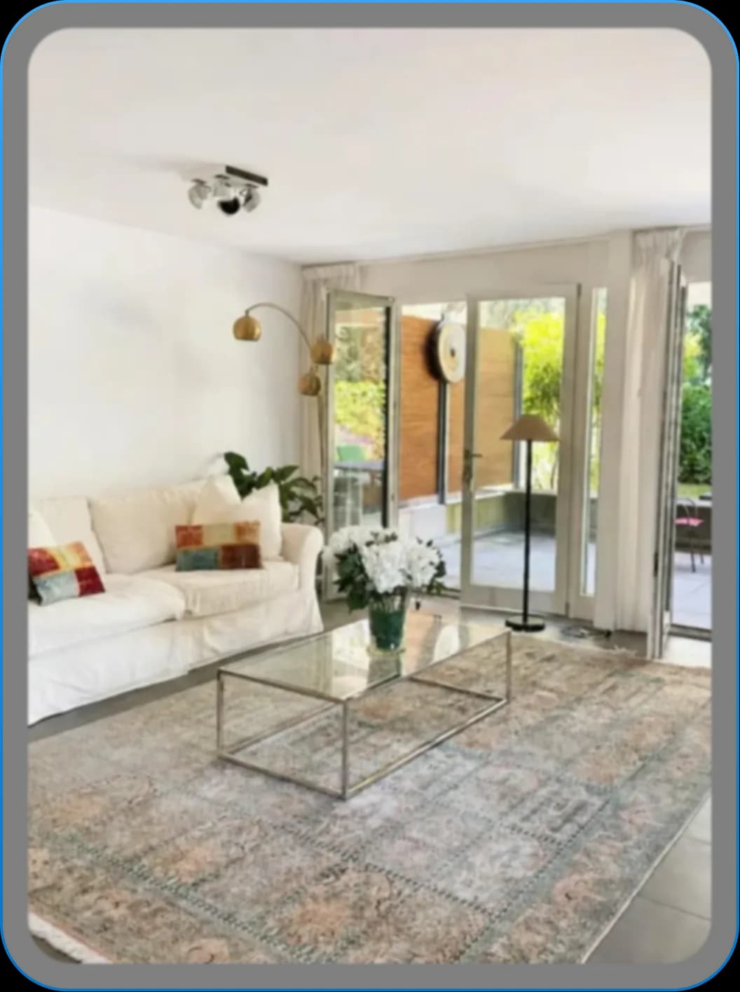 Immobiliere Genevoise HeroImgLeft Modern coastal living room